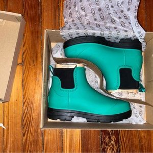 Ugg droplet rain boot